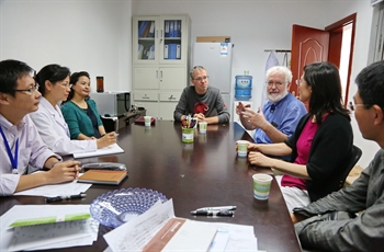 Dr. Nathaniel Rothman and His Group From American National Cancer Institute Visited Yunnan Cancer Hospital
(The Third Affiliated Hospital of Kunming Medical University) 